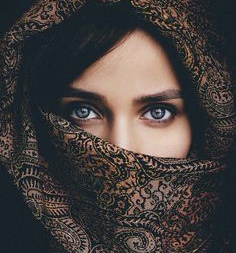 निगाहें उनकी हरकत कमाल कर गयी ...'s image