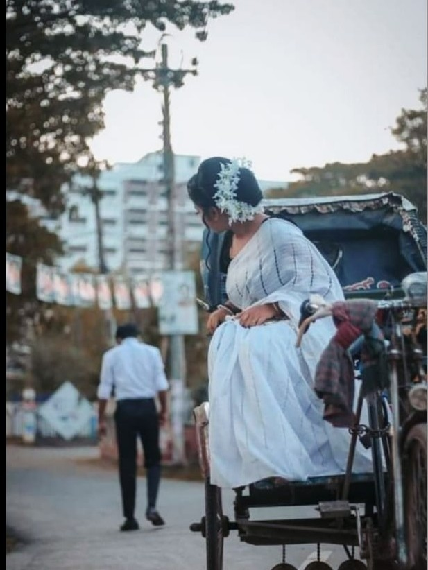 बादल's image