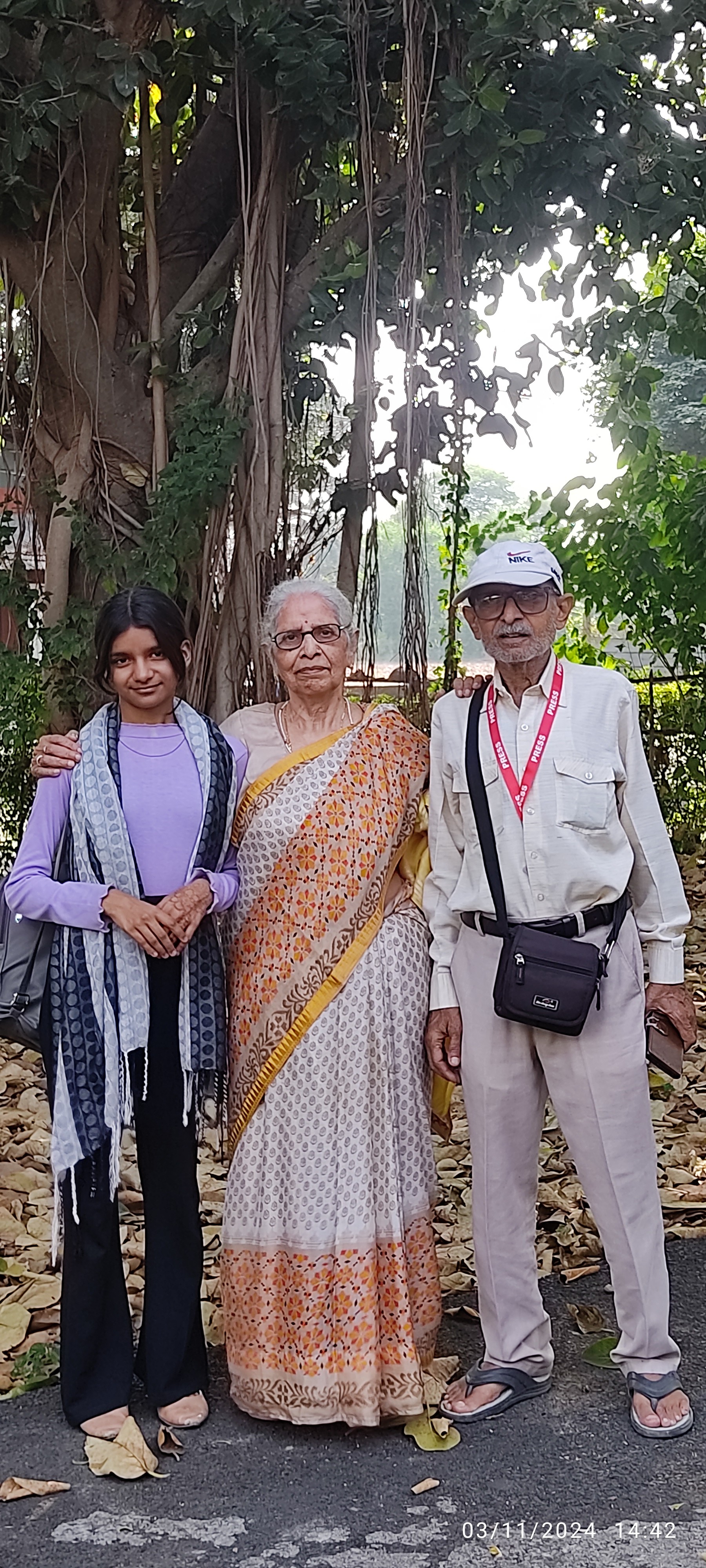 माँ , मुझे आप चाहिये's image