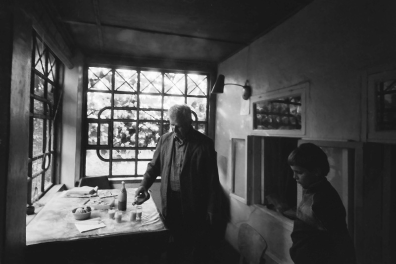 लिबास बदल लिया's image