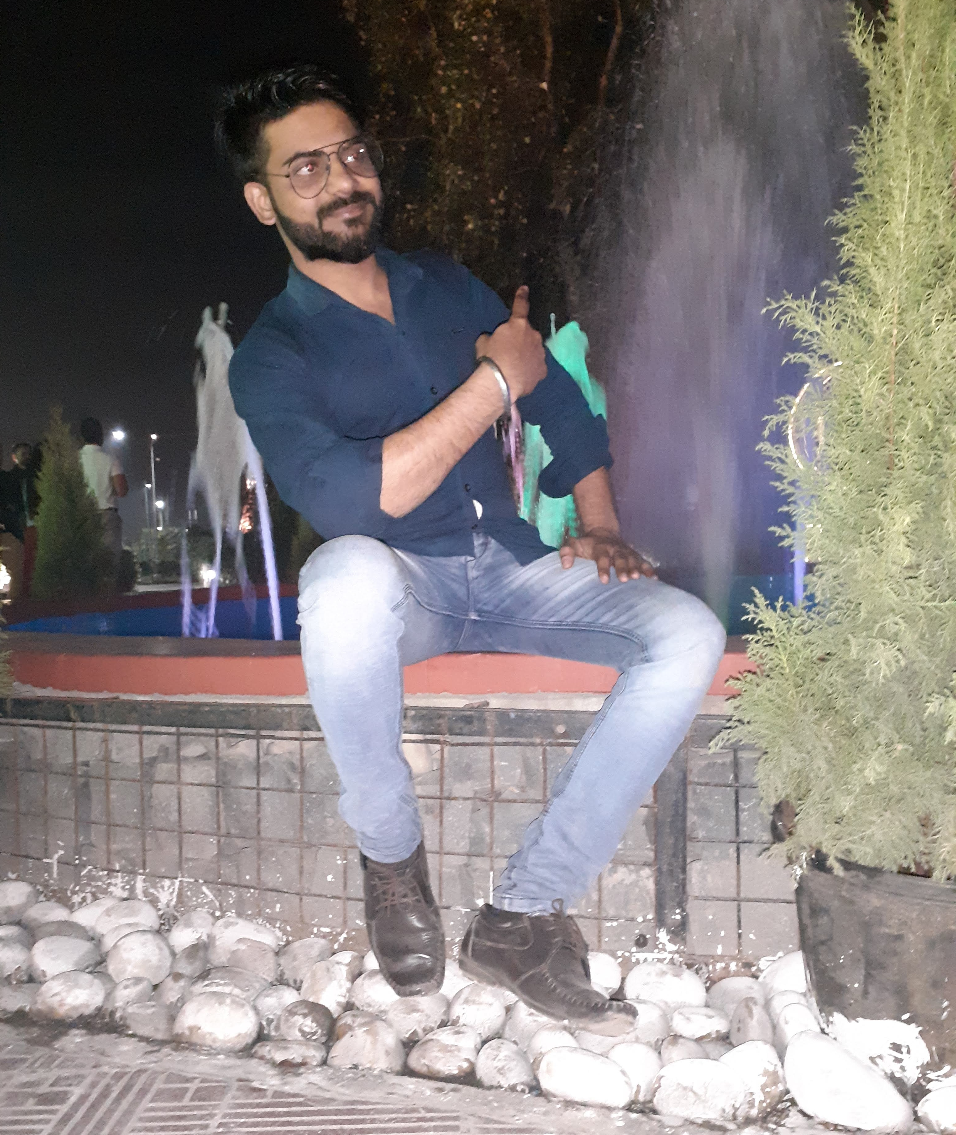 ना जाने शहर बेच लोगो को केसे नींद आ जा रही है .....