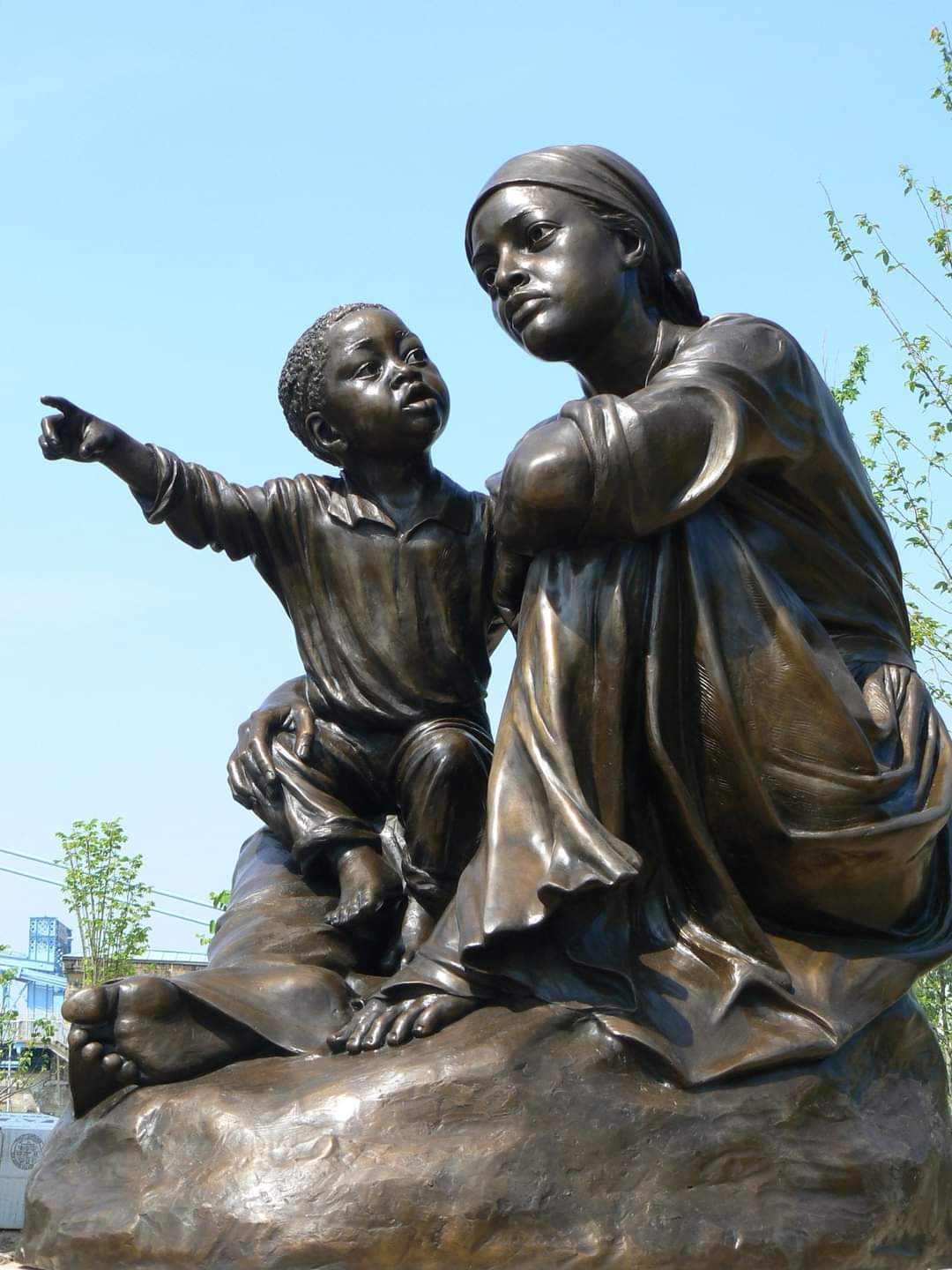 अपने-बेगाने's image