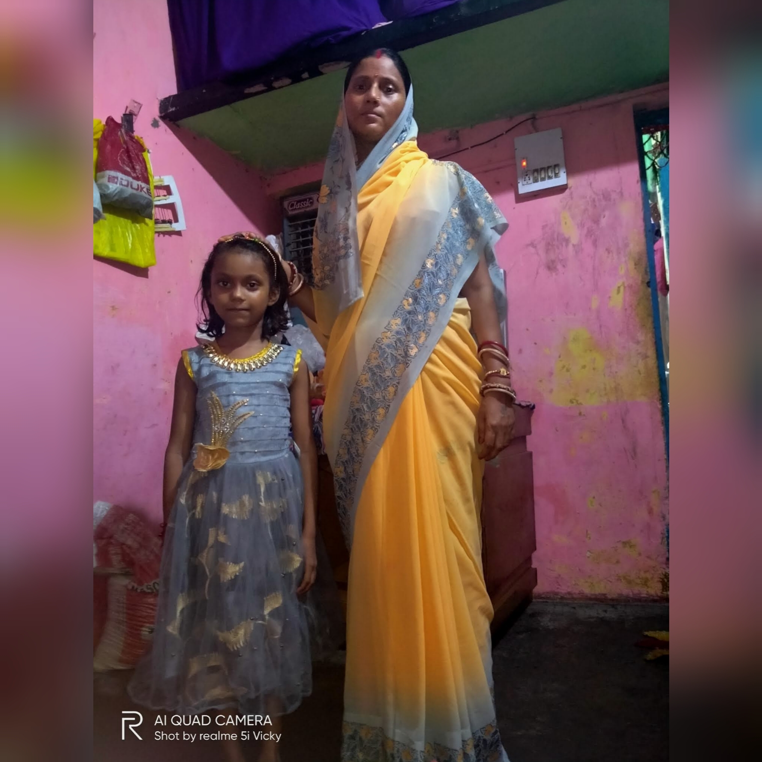 मां के नाम लिखता हूं