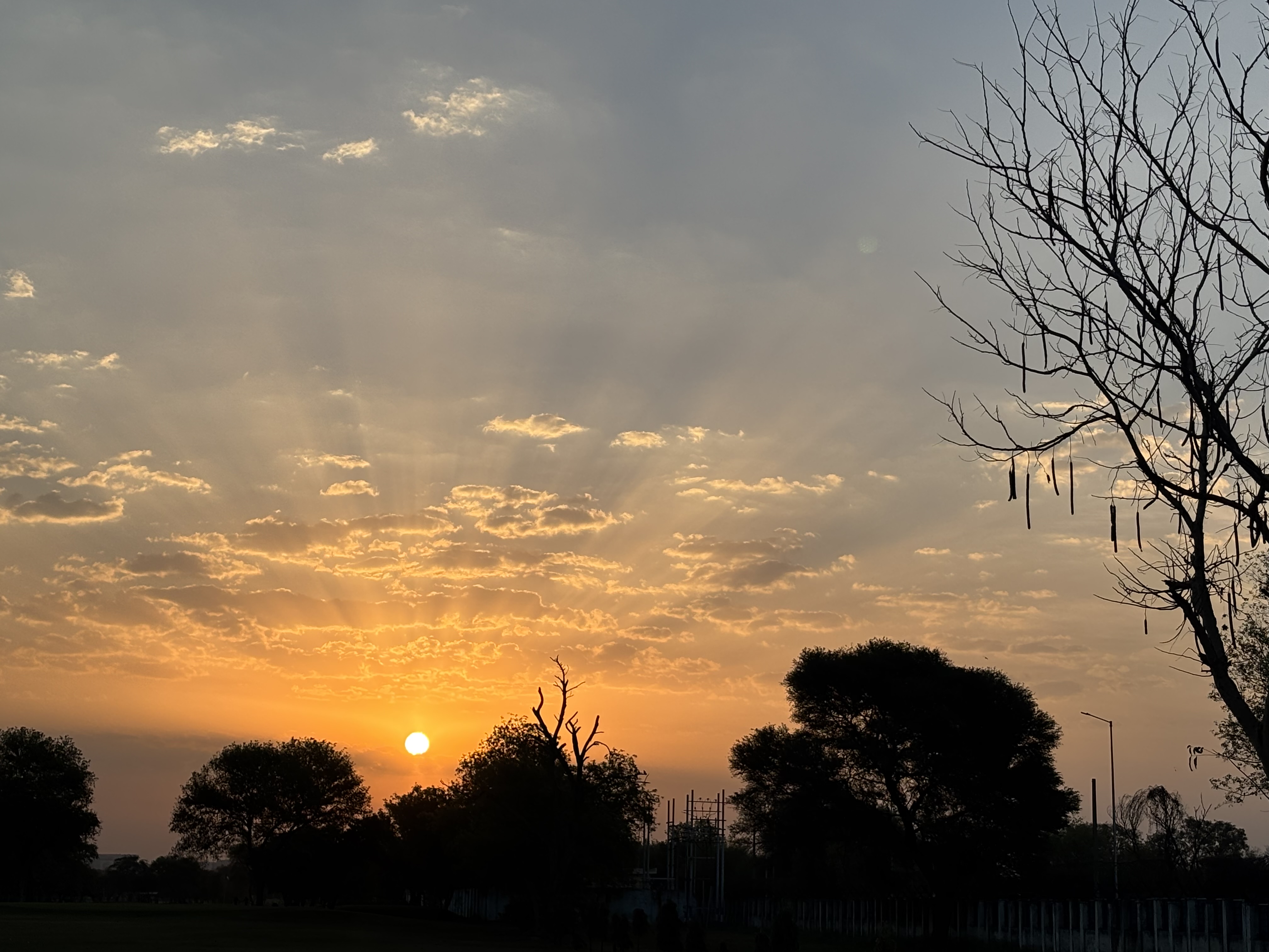 ये कोई नई बात नहीं.. 5/40.  40 poems in 40 days's image