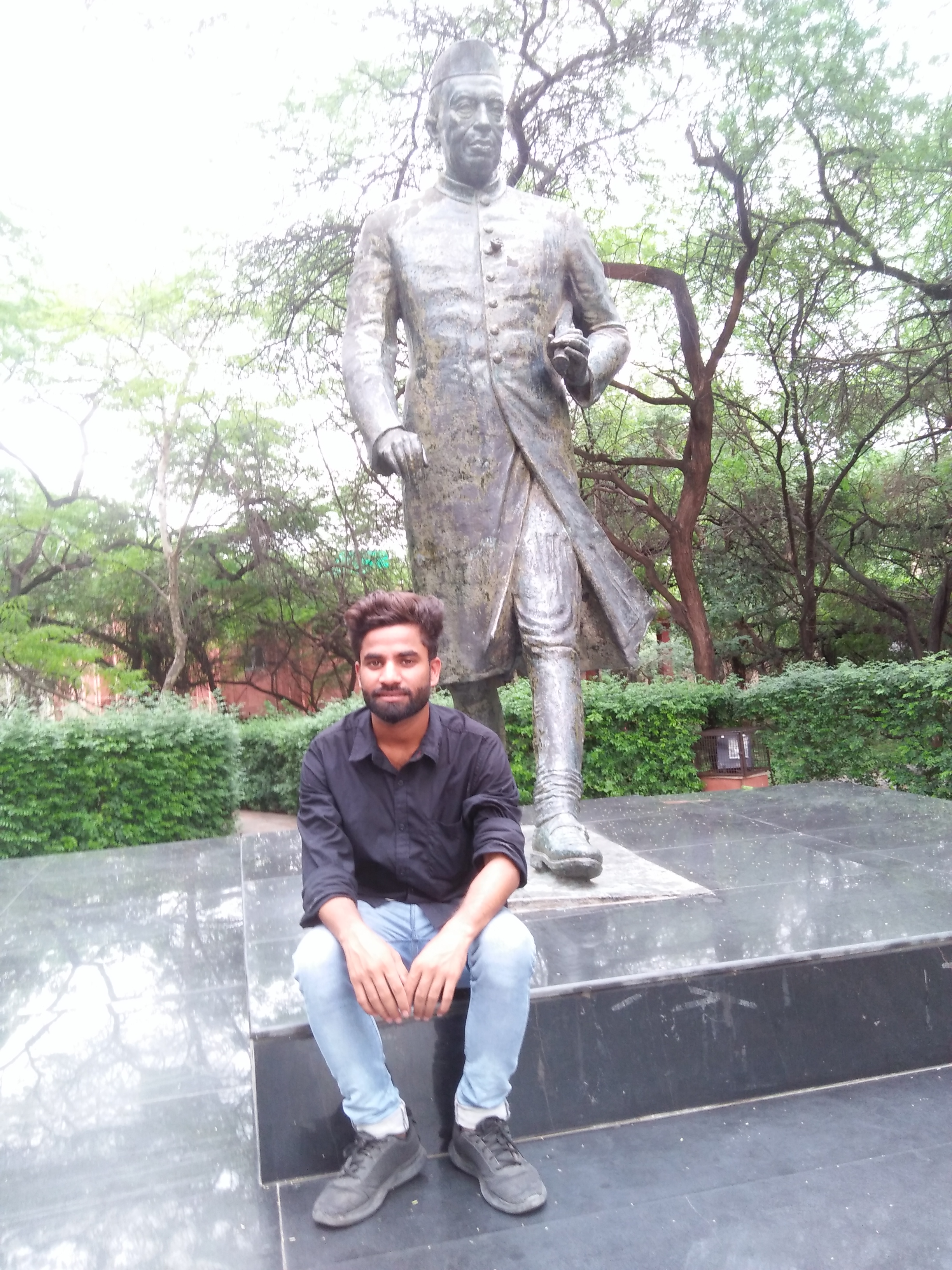 आज़ाद पार्क में एक दिन's image