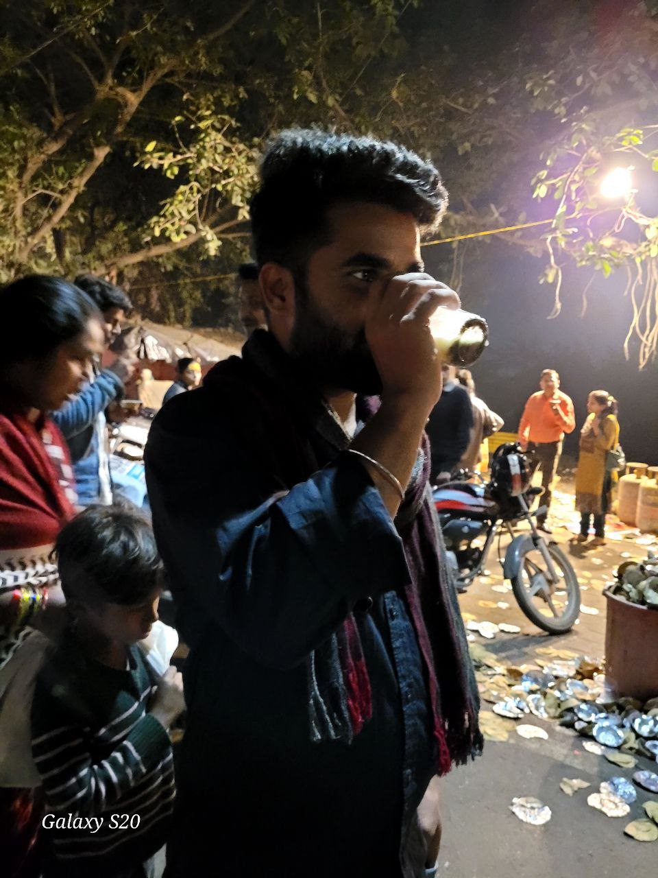 किसी और दिन's image