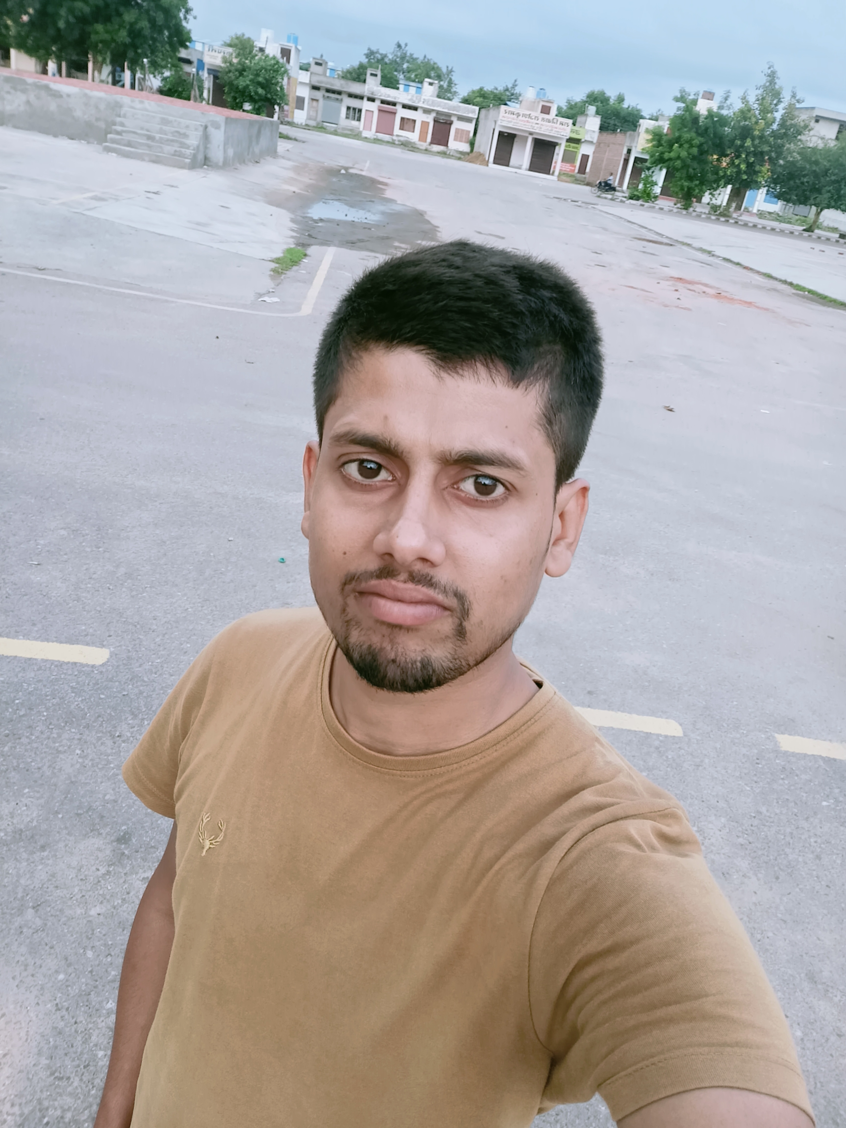 Azab ka hal tere maznu ne bana rakkha hai By Vinit Singh Shayar's image