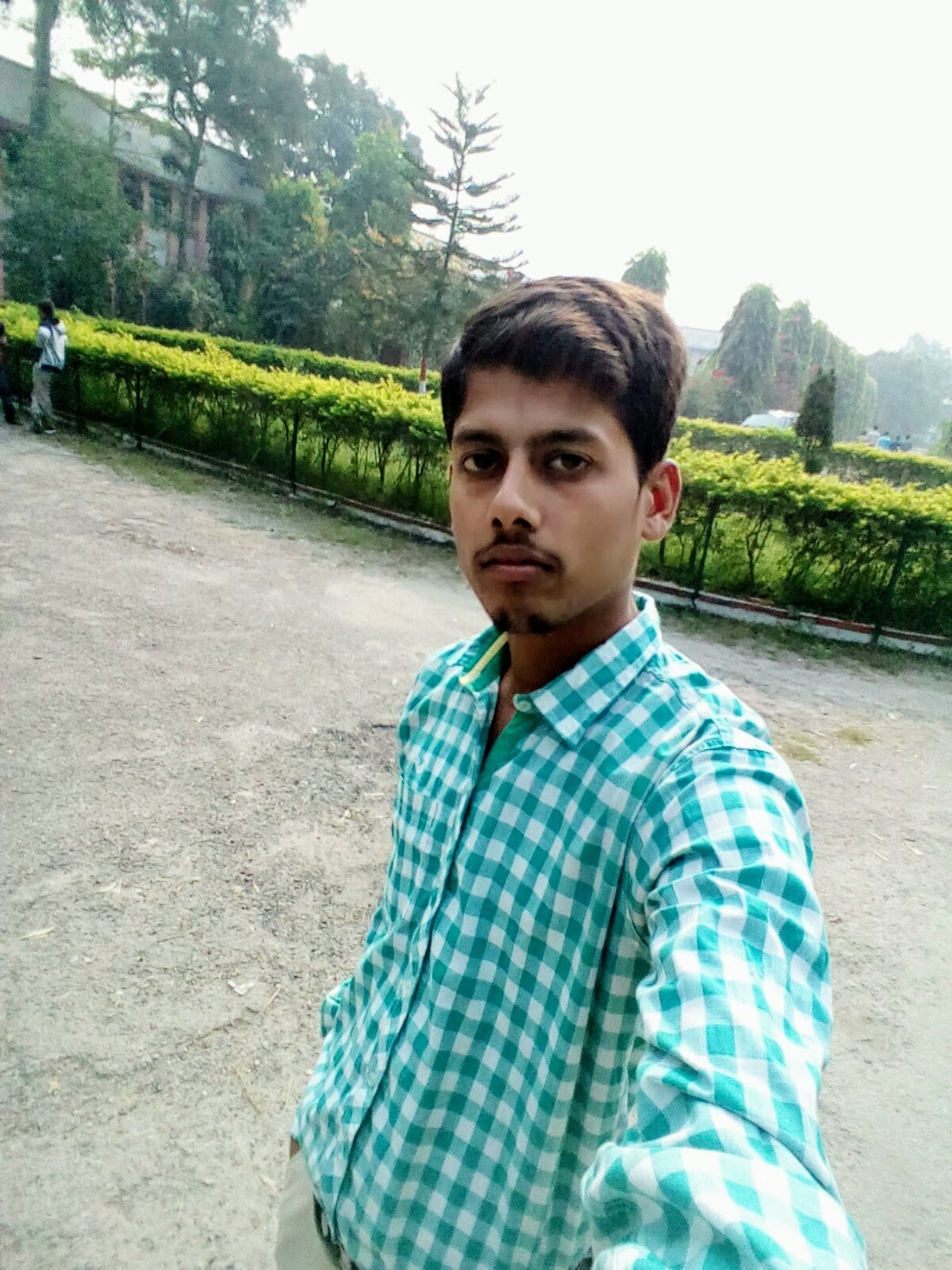 फ़नकार समझते हैं ghazal by Vinit Singh Shayar's image