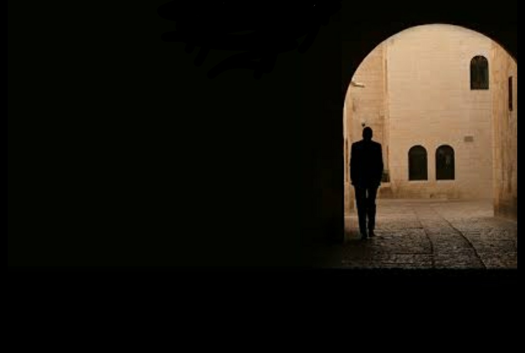 चेहरे बदलता आदमी's image