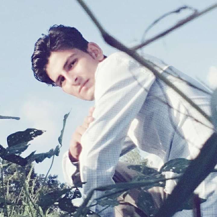 मैं चैन व सुकून छोड़ आया गाँव में's image