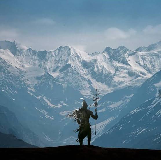 "चलते चलते ही राह कटेगी"