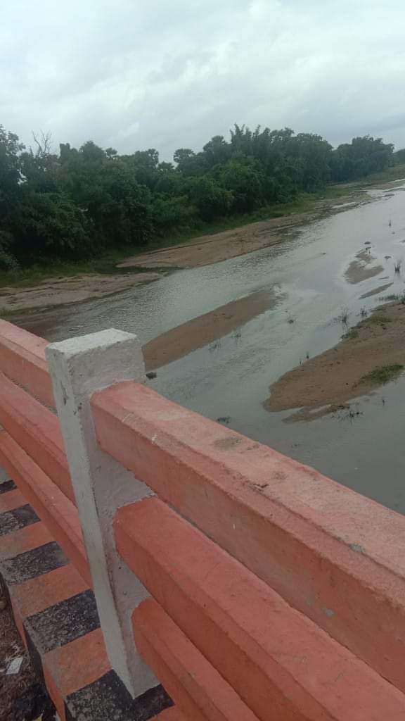 उसने खुद को खुदा बना दिया।