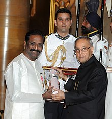 Vairamuthu's image
