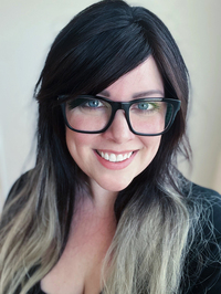 Molly McAdams's image