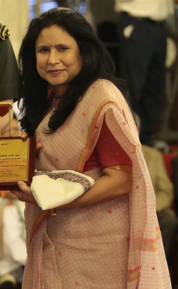 Purnima Burman ( पूर्णिमा वर्मन )'s image