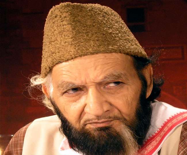 फ़स्ल-ए-गुल कब लुटी नहीं मालूम's image