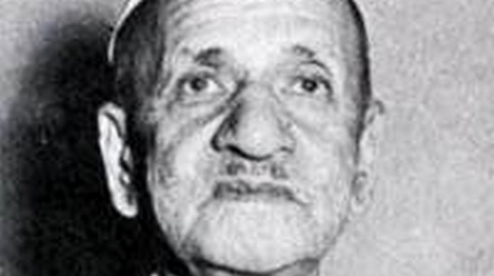 ये मेरे पास जो चुप-चाप आए बैठे हैं's image