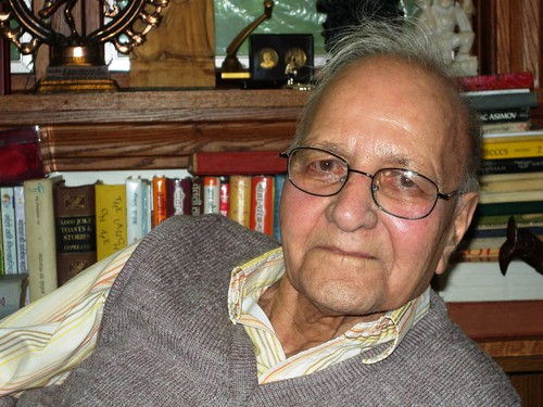 अंधेरी रात के परदे में झिलमिलाया किये's image