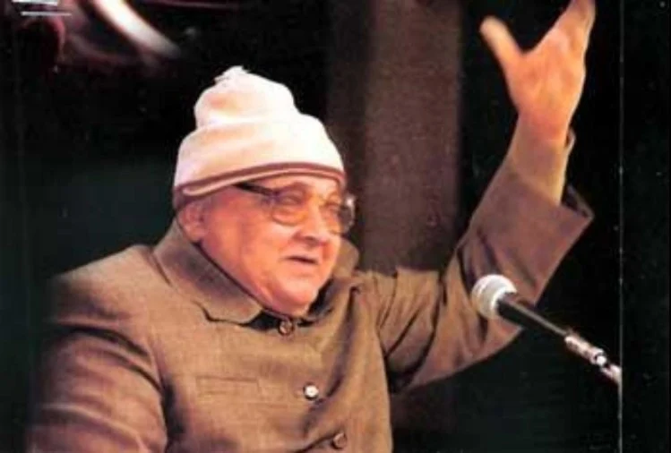 तू तू , मै मै's image