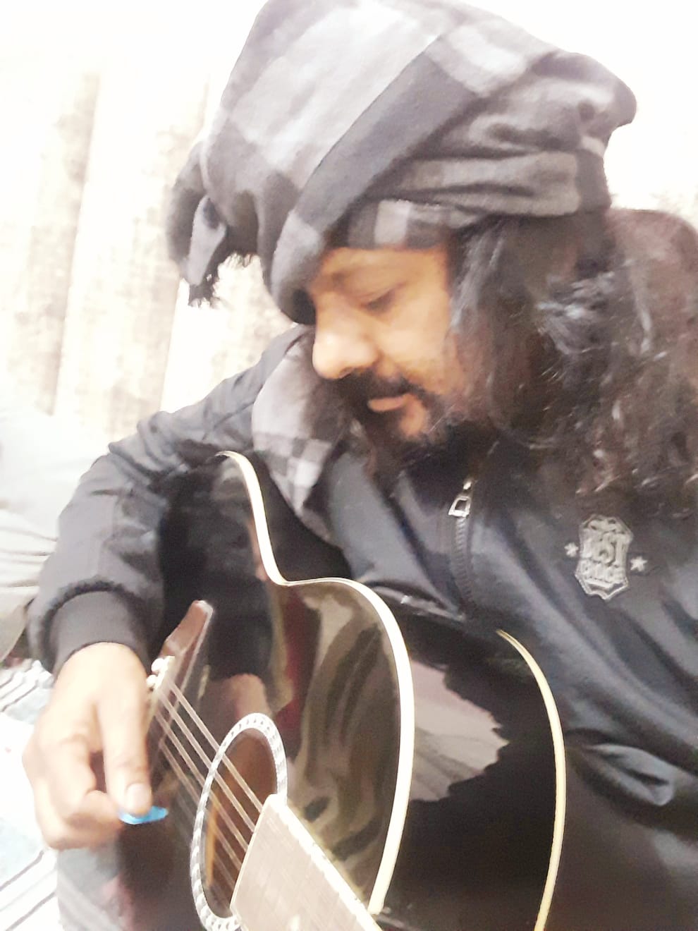 एस वी लखनवी