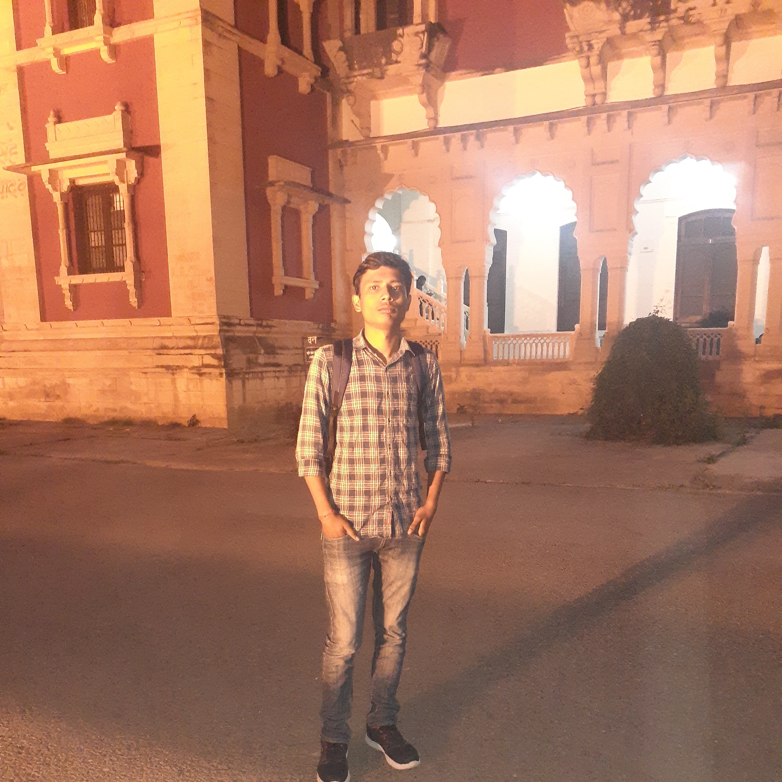 sujeet tiwari
